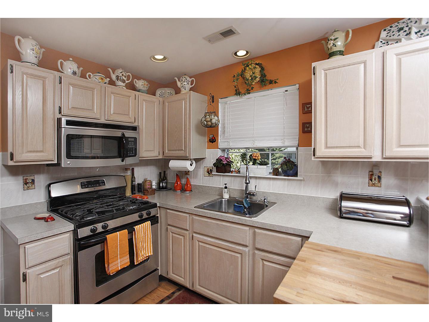 1907 Sterling Road, Unit 8 Yardley, PA 19067 - Photo 9 of 25 Kitchen