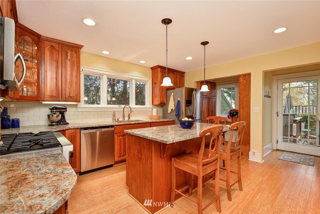 420 Northwest 45th Street Seattle, WA 98107 - Photo 8 of 25