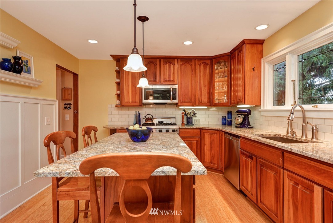 420 Northwest 45th Street Seattle, WA 98107 - Photo 9 of 25