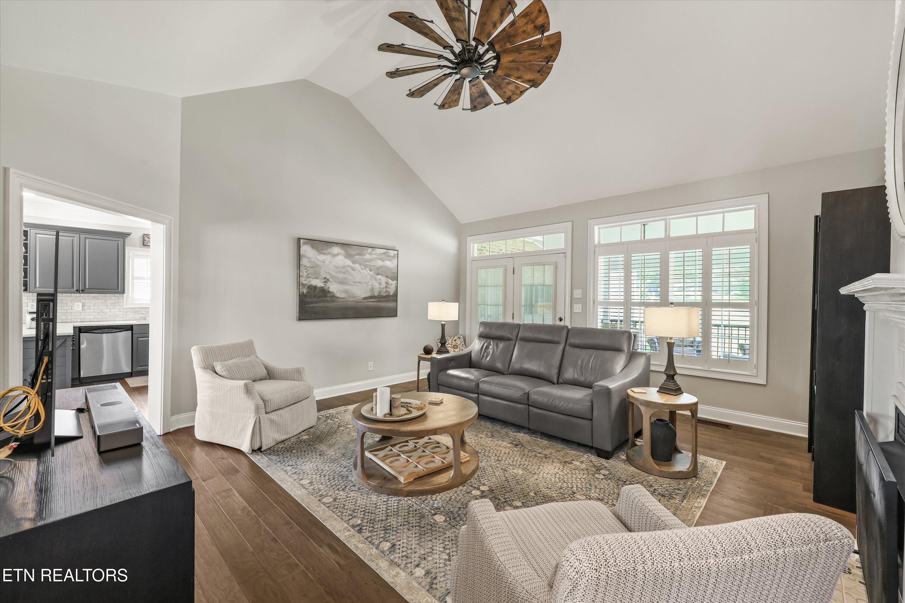 64 Rolling Links Boulevard Oak Ridge, TN 37830 - Photo 8 of 54 Living Area