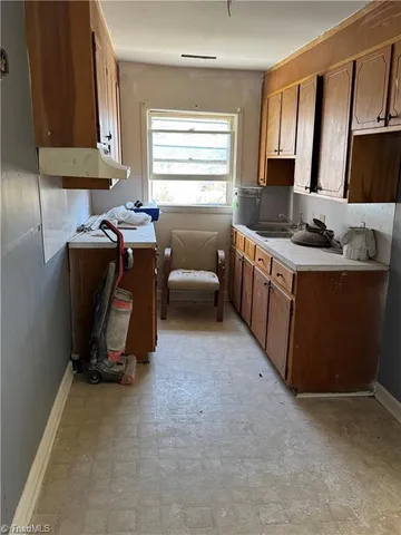 $109,900 | 409 Lindsey Street, Unit A B C D E, Reidsville, NC 27320