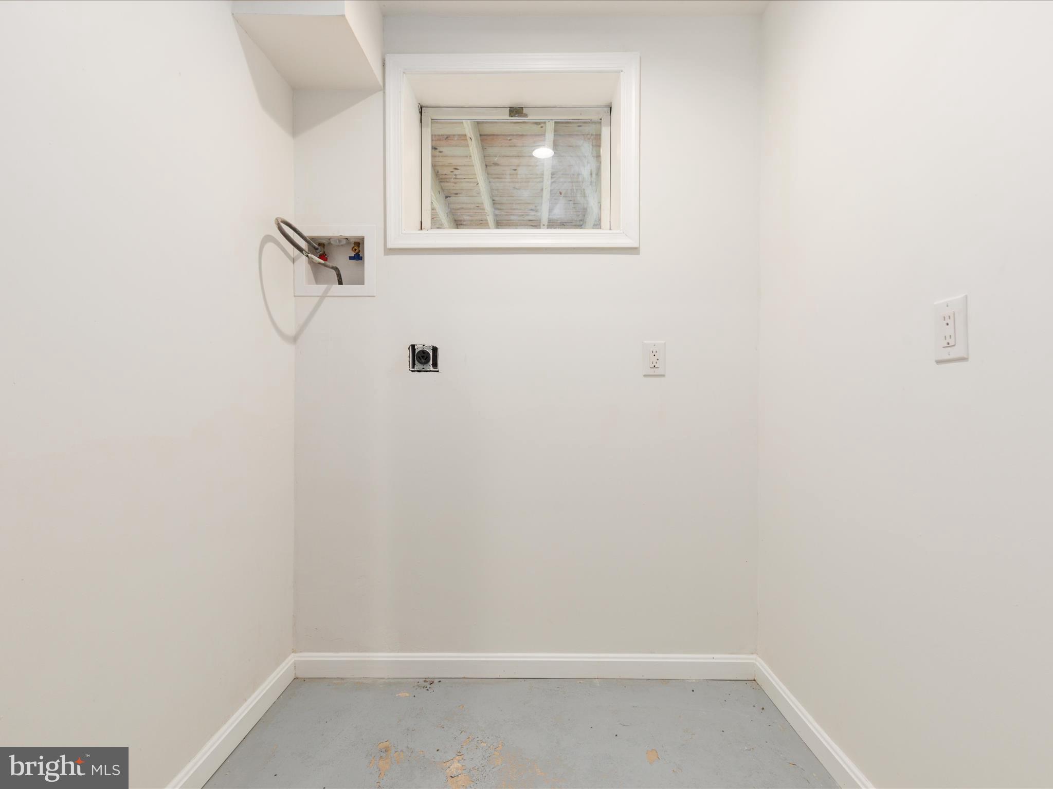 10214 Unique Trail Rixeyville, VA 22737 - Photo 33 of 48 a small space with a window