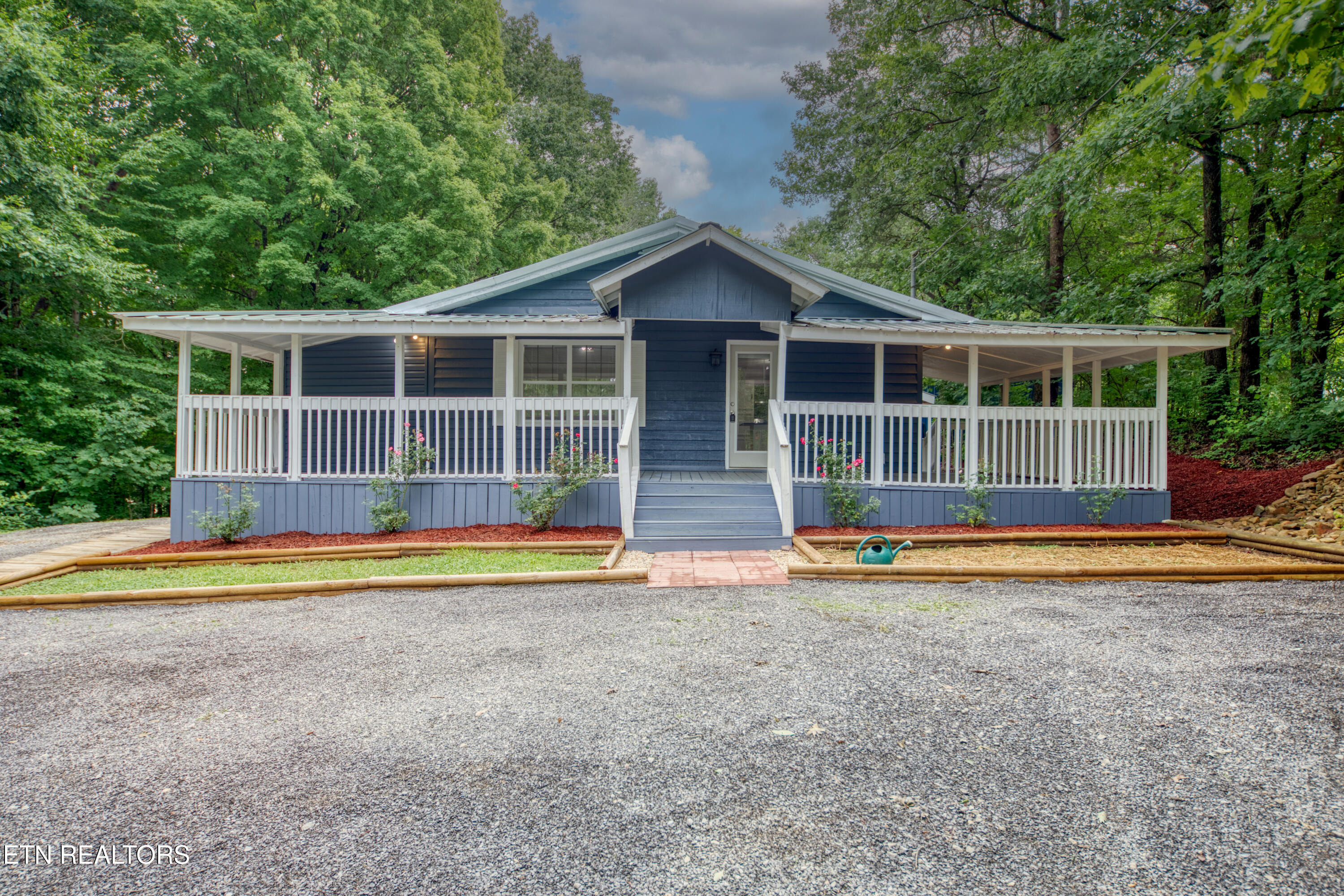 1116 Middle Ridge Road Sevierville, TN 37862 - Photo 2 of 39 2