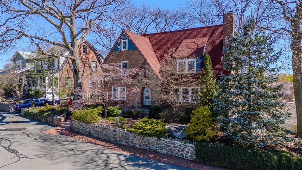 35 Westvale Road Medford, MA 02155 - Photo 3 of 40 Gallery Image 3