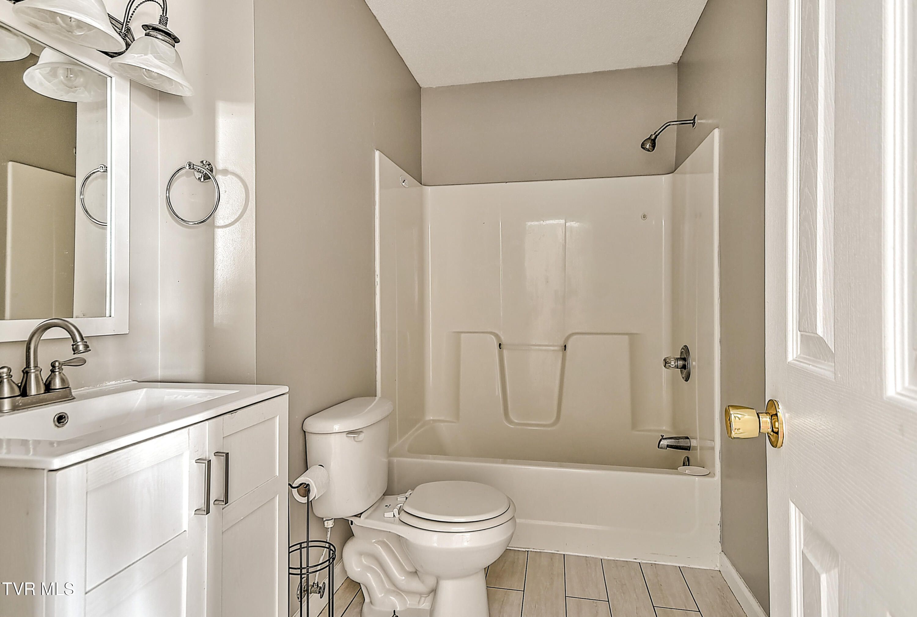 220 Peters Road Bristol, TN 37620 - Photo 14 of 37 220 Peters AH-14