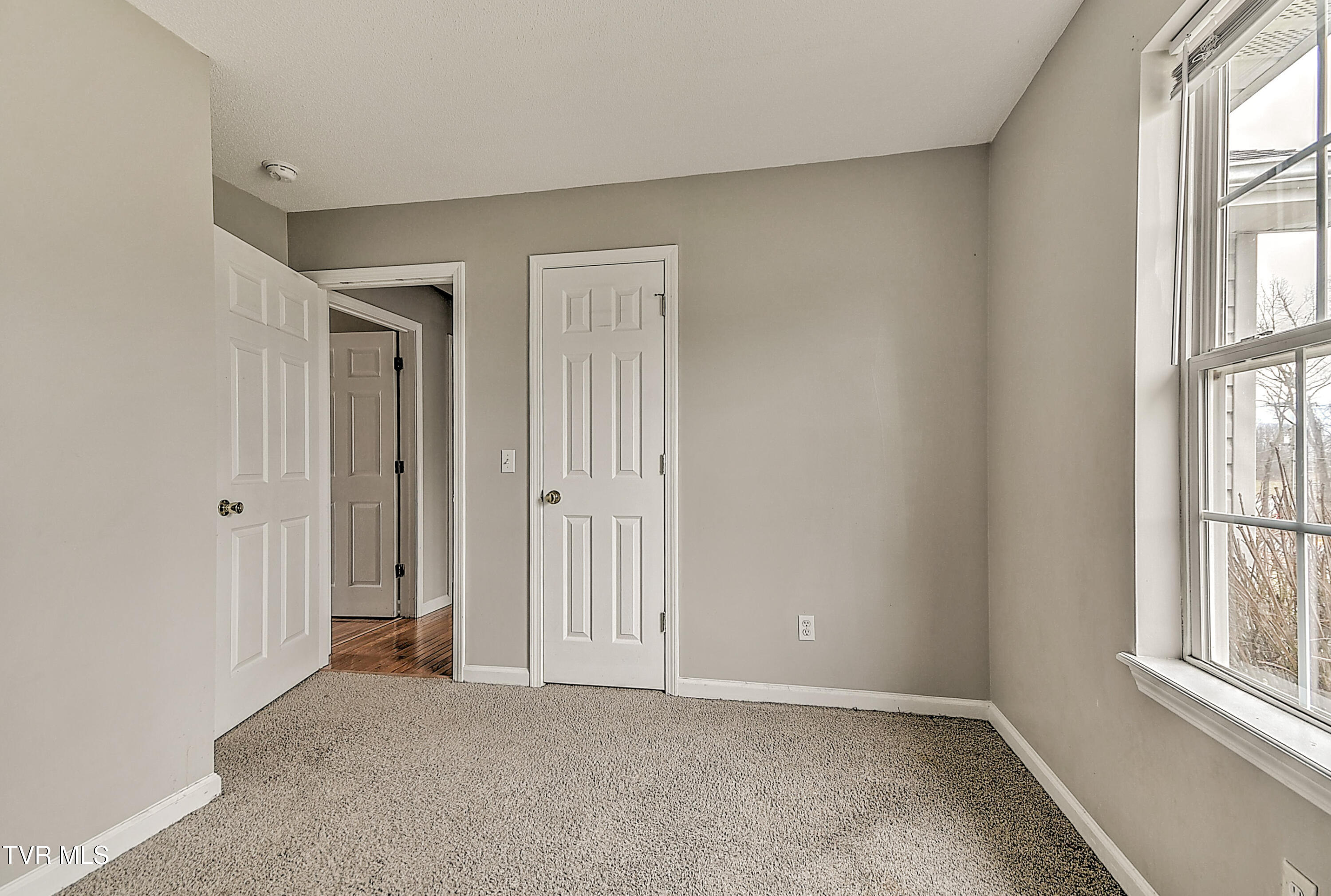 220 Peters Road Bristol, TN 37620 - Photo 21 of 37 220 Peters AH-21
