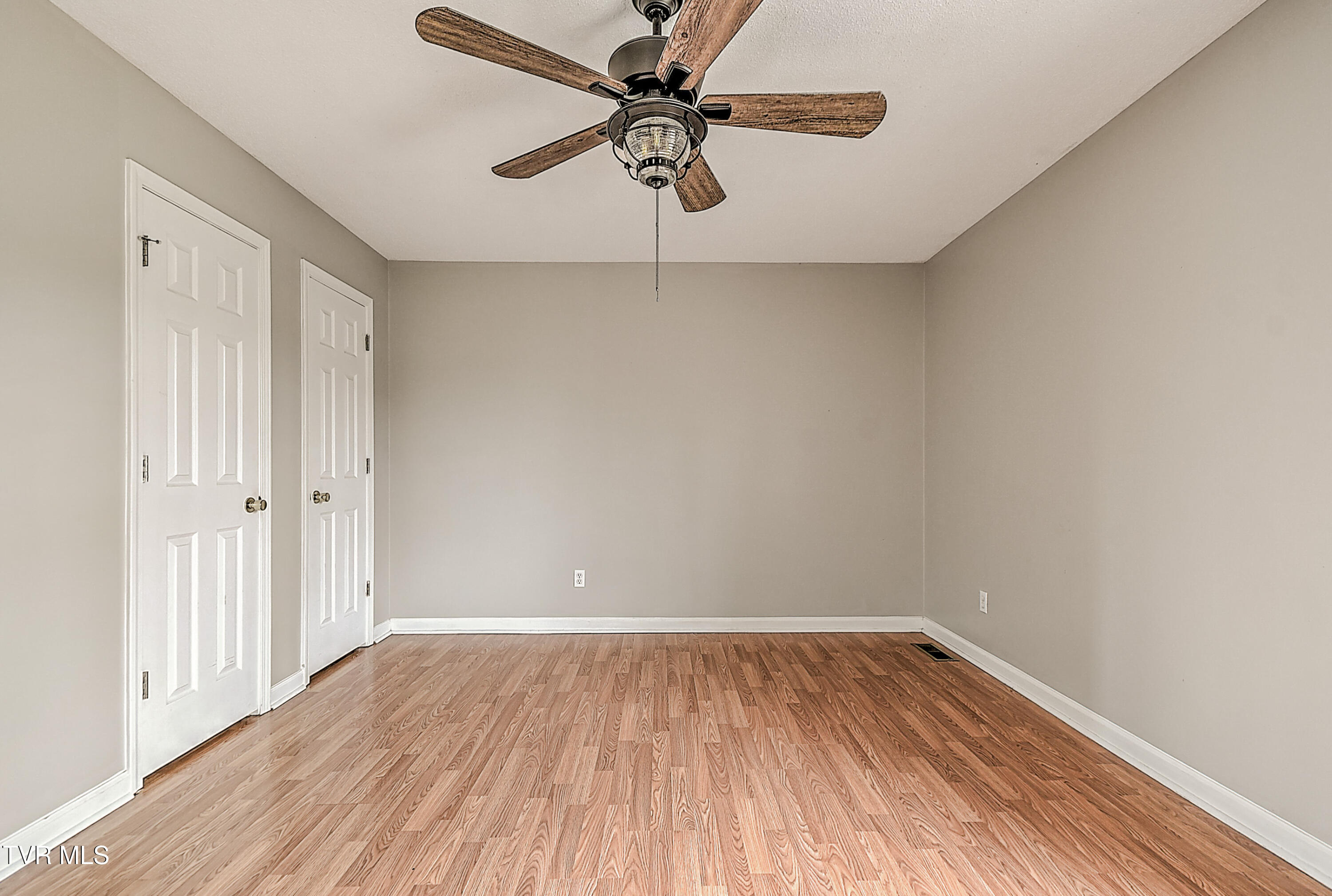 220 Peters Road Bristol, TN 37620 - Photo 23 of 37 220 Peters AH-23