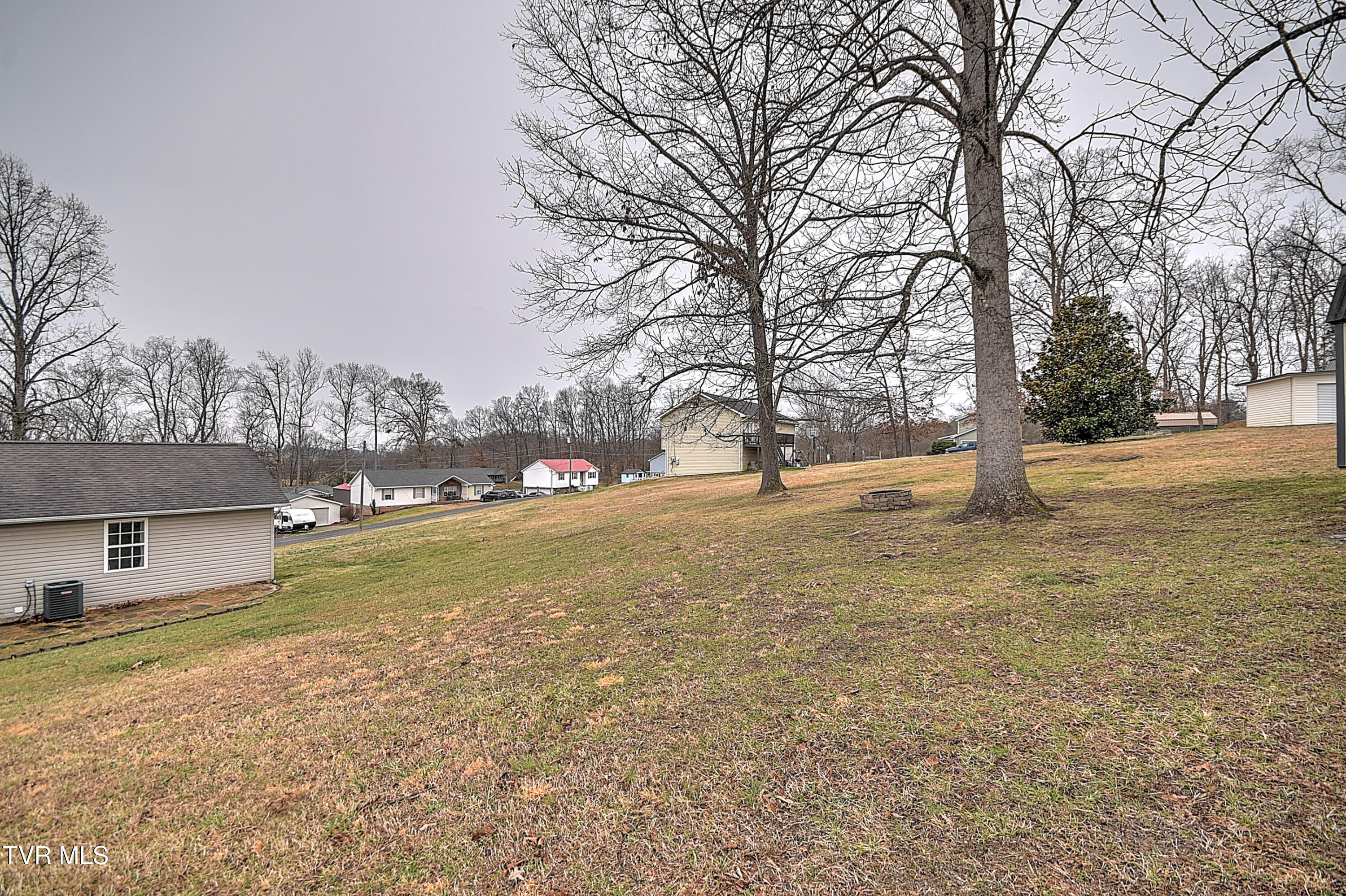 220 Peters Road Bristol, TN 37620 - Photo 29 of 37 220 Peters AH-29