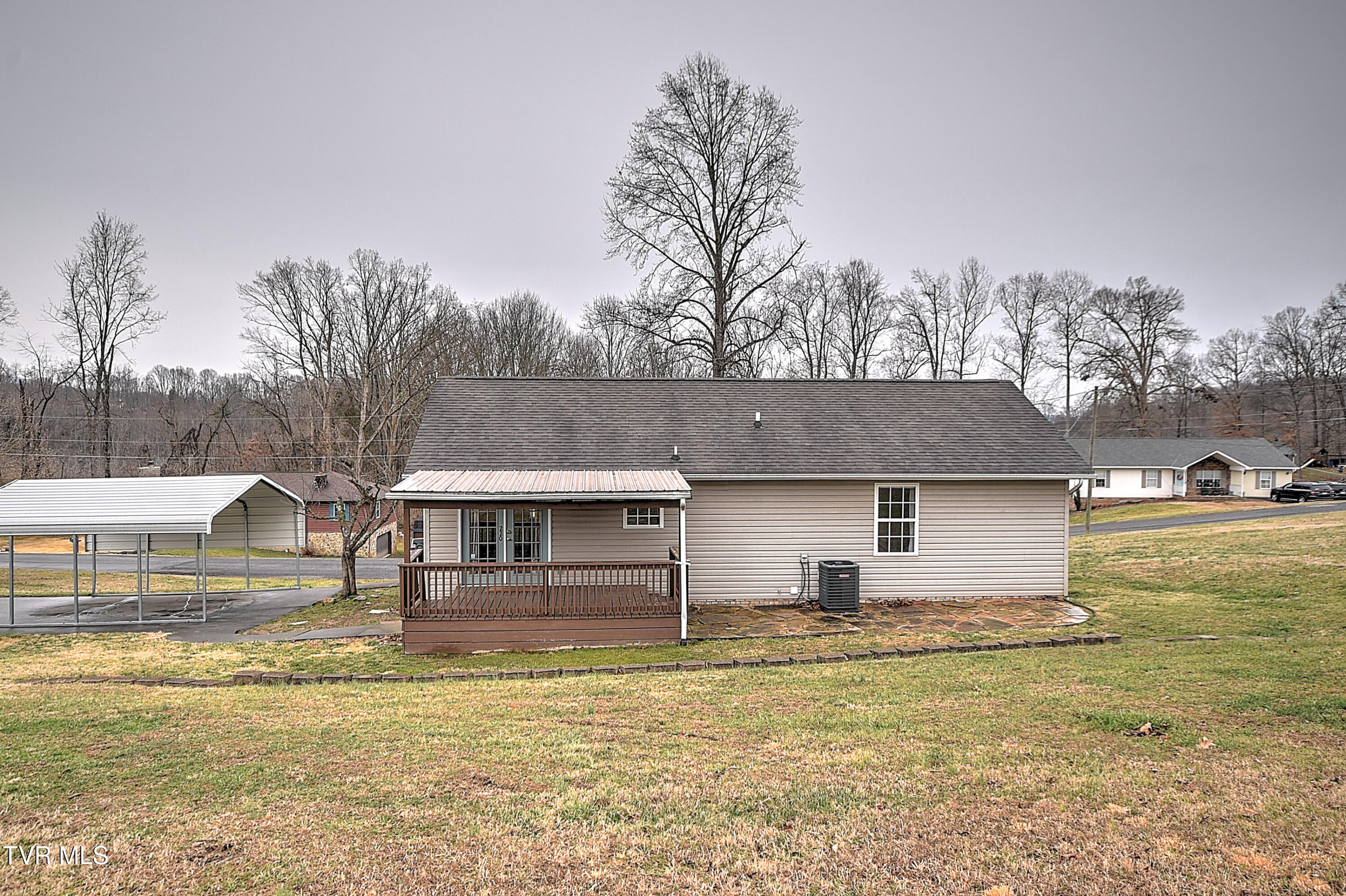 220 Peters Road Bristol, TN 37620 - Photo 30 of 37 220 Peters AH-30