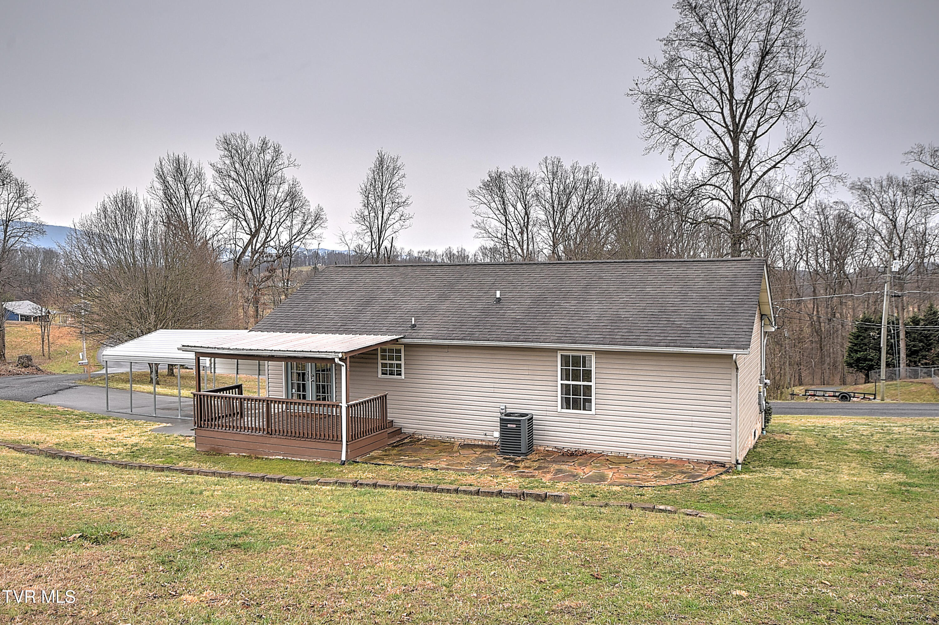 220 Peters Road Bristol, TN 37620 - Photo 32 of 37 220 Peters AH-32