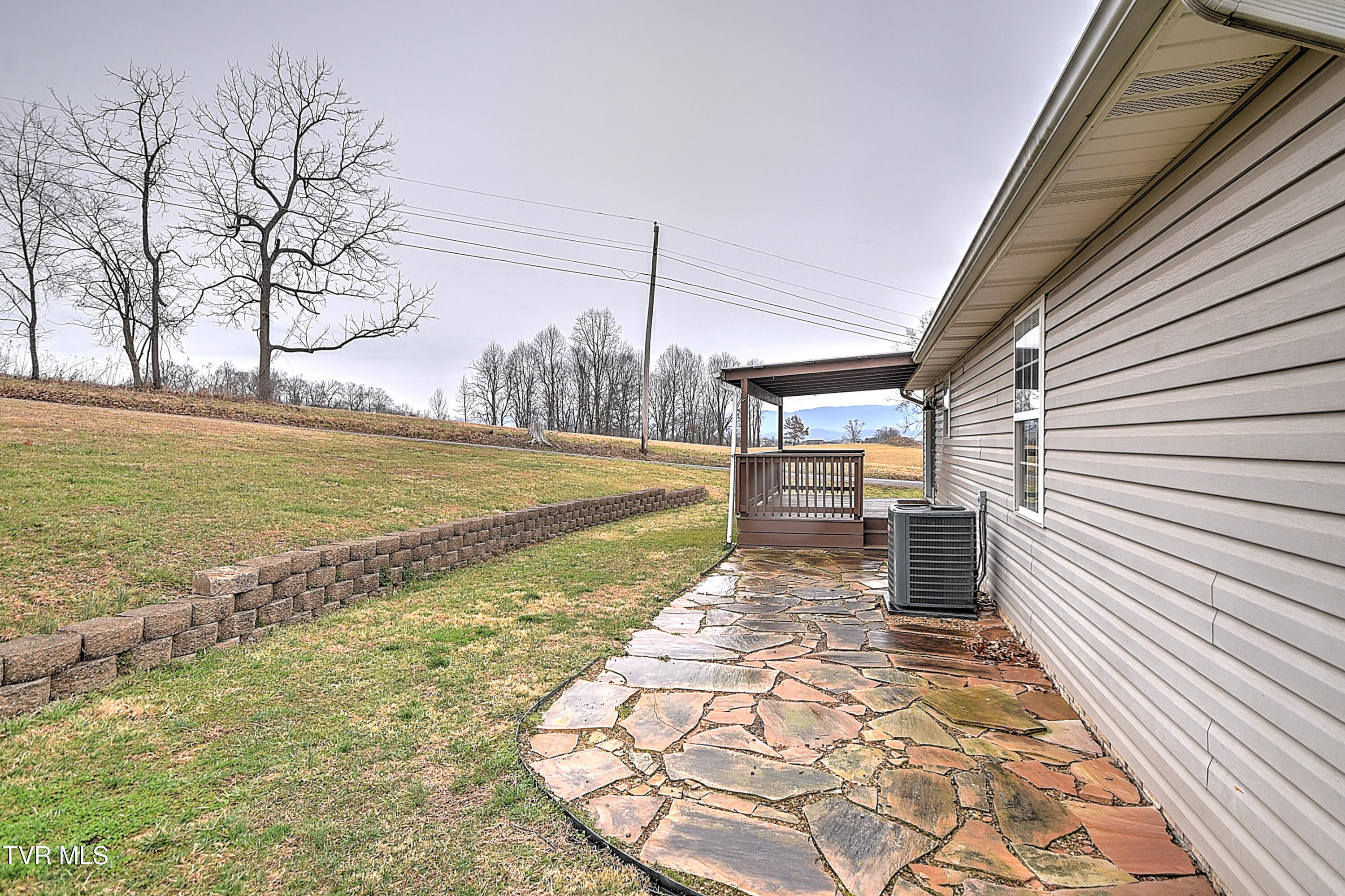 220 Peters Road Bristol, TN 37620 - Photo 35 of 37 220 Peters AH-35