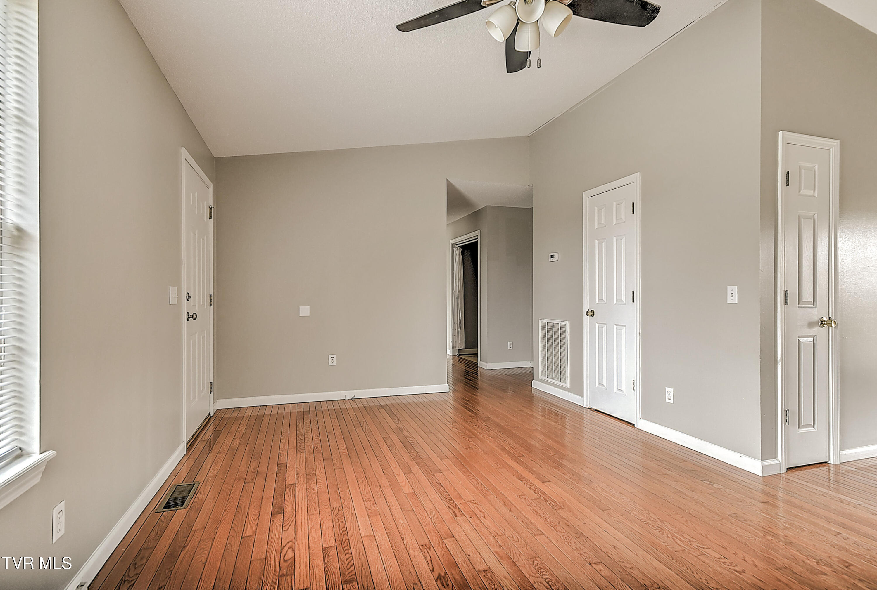 220 Peters Road Bristol, TN 37620 - Photo 6 of 37 220 Peters AH-6