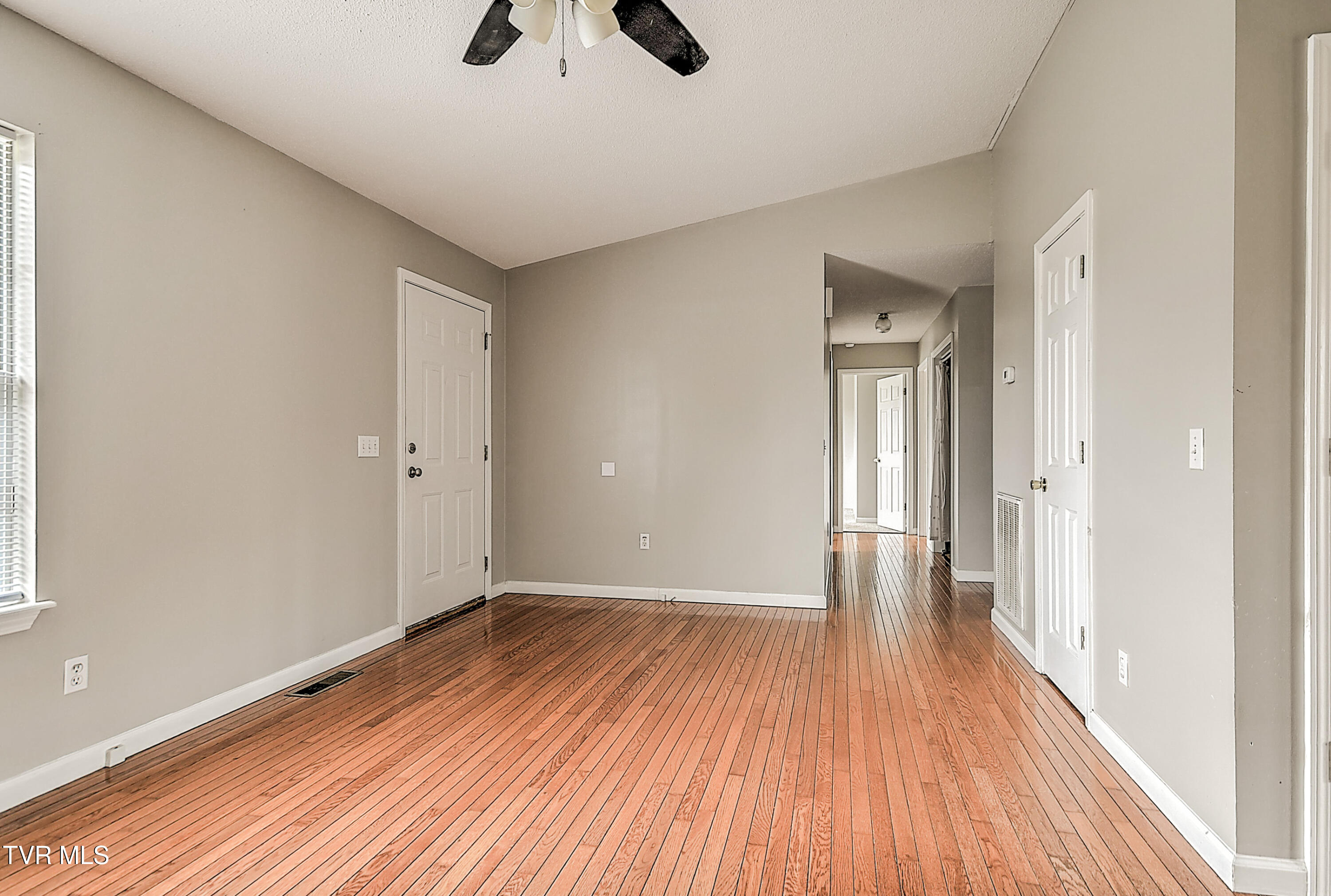 220 Peters Road Bristol, TN 37620 - Photo 7 of 37 220 Peters AH-7