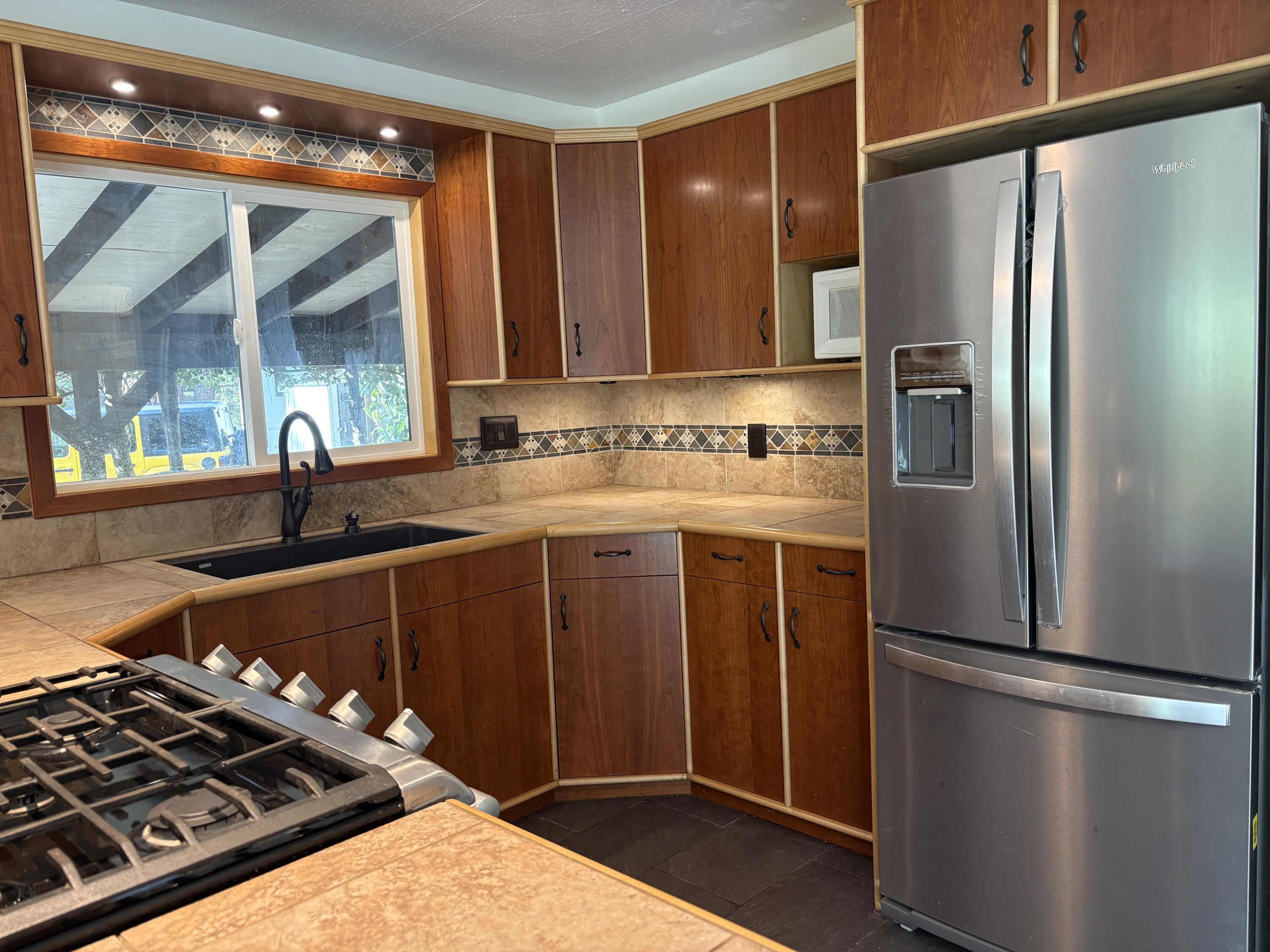 25955 Highway 243, Unit 20 Idyllwild, CA 92549 - Photo 11 of 31 Kitchen