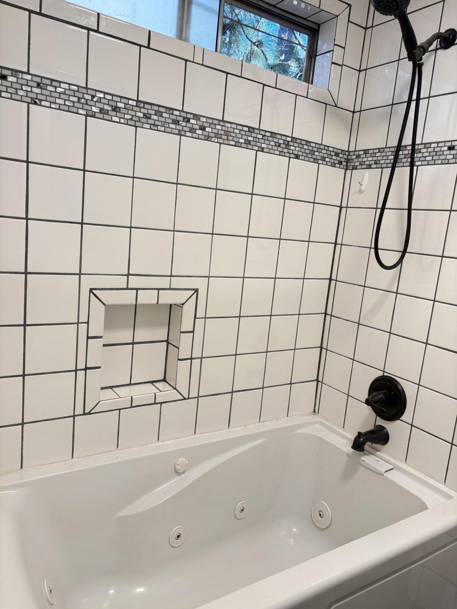 25955 Highway 243, Unit 20 Idyllwild, CA 92549 - Photo 18 of 31 En Suite Primary Bath