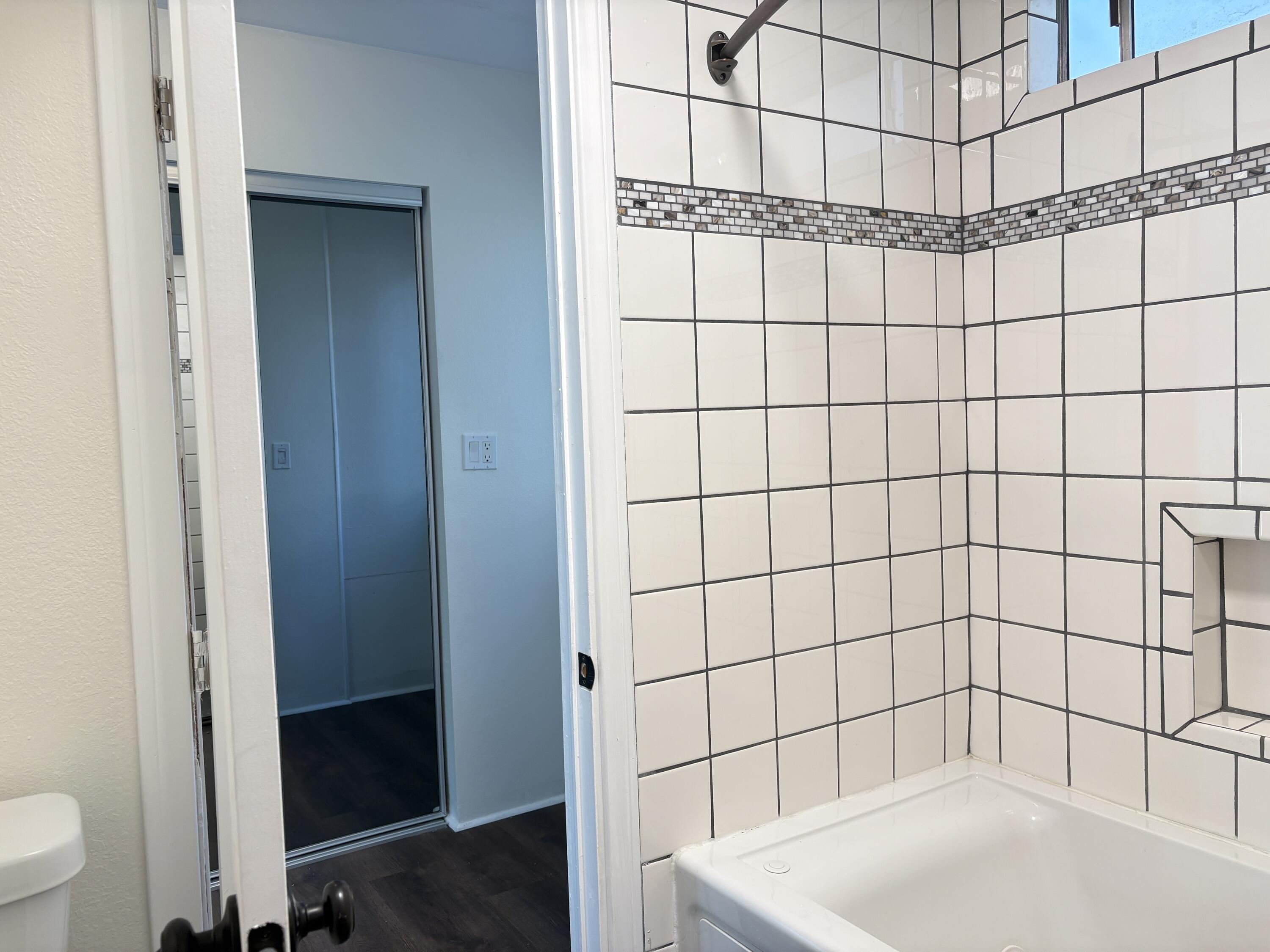 25955 Highway 243, Unit 20 Idyllwild, CA 92549 - Photo 20 of 31 En Suite Primary Bath