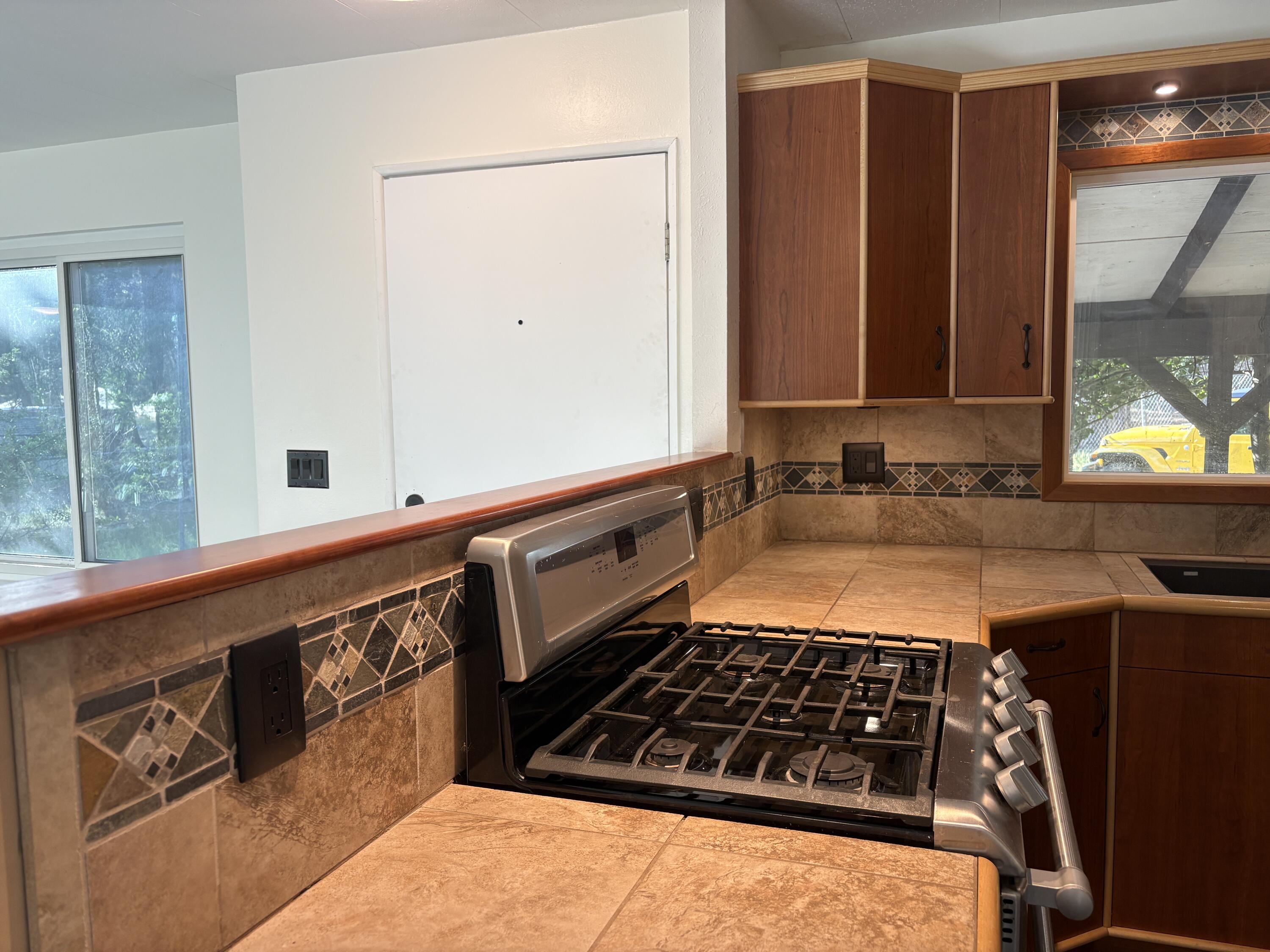 25955 Highway 243, Unit 20 Idyllwild, CA 92549 - Photo 10 of 31 Kitchen