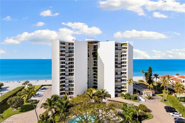 $1,650,000 | 3951 Gulf Shore Boulevard North, Unit 205, Naples, FL 34103