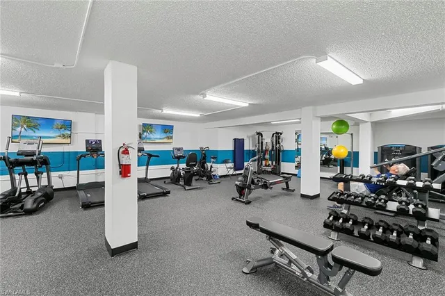 $1,650,000 | 3951 Gulf Shore Boulevard North, Unit 205, Naples, FL 34103