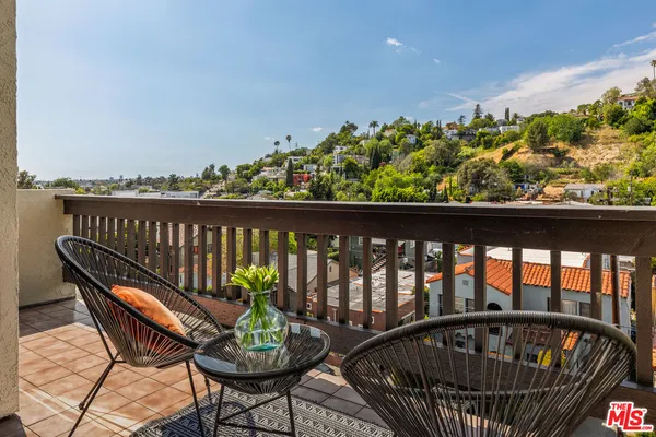 $850,000 | 2018 Griffith Park Boulevard, Unit 318, Los Angeles, CA 90039