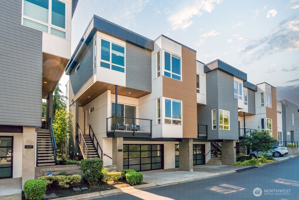 205 4th Court South, Unit 13 Kirkland, WA 98033 - Photo 30 of 33 a front view of a multi story residential apartment building