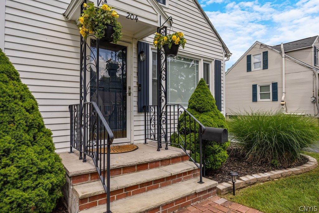 204 Woodland Road Geddes, NY 13219 - Photo 8 of 40