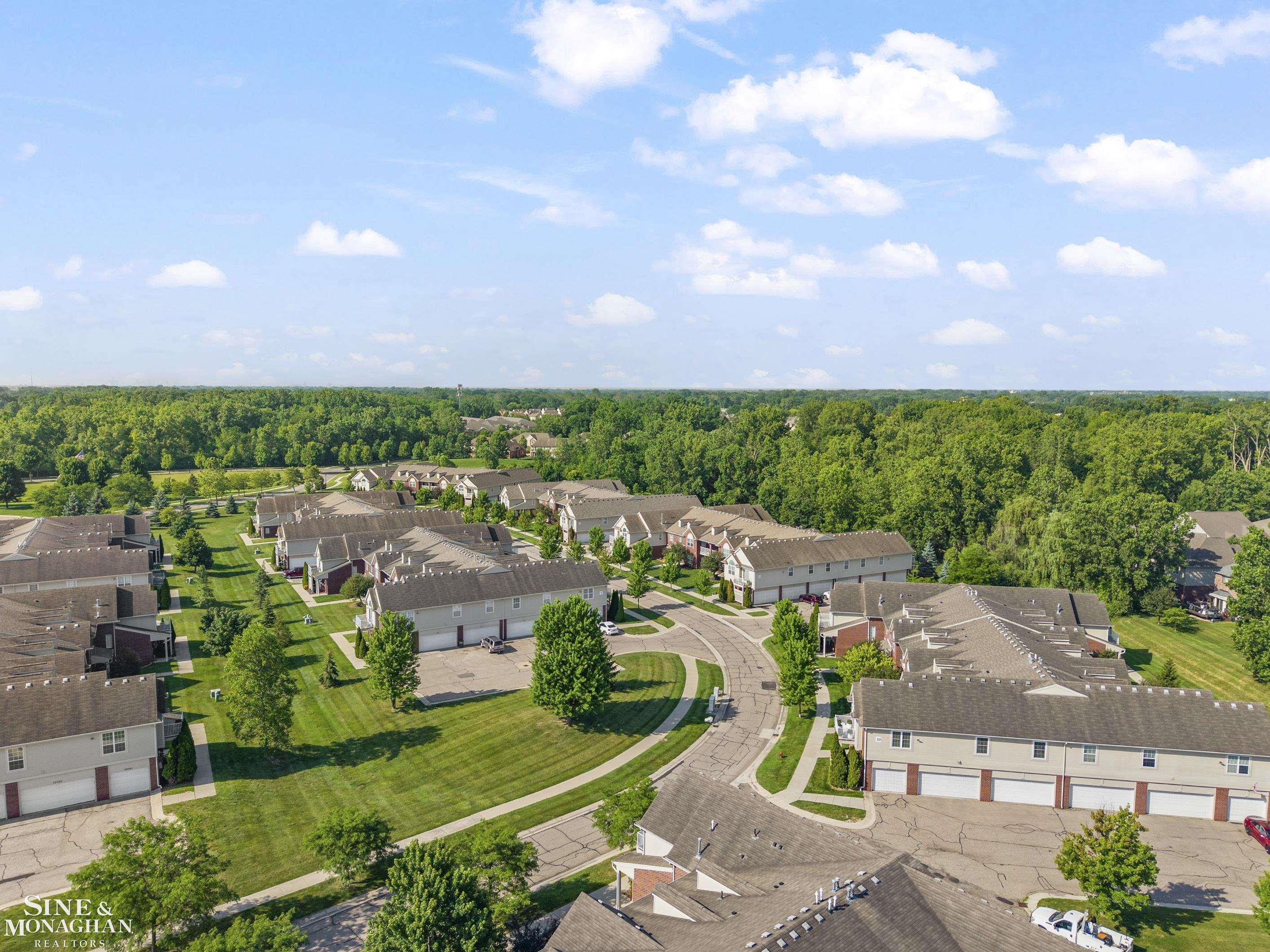 29981 Fox Run Circle Warren, MI 48092 - Photo 32 of 34 50213994-525c1f07-130c-4ef5-9f1a-efb33af1d9f3.JPG