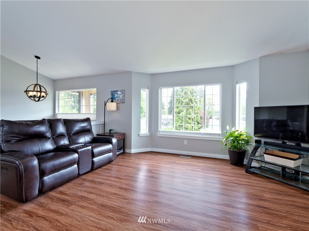 207 212th Street Southwest Bothell, WA 98021 - Photo 8 of 30