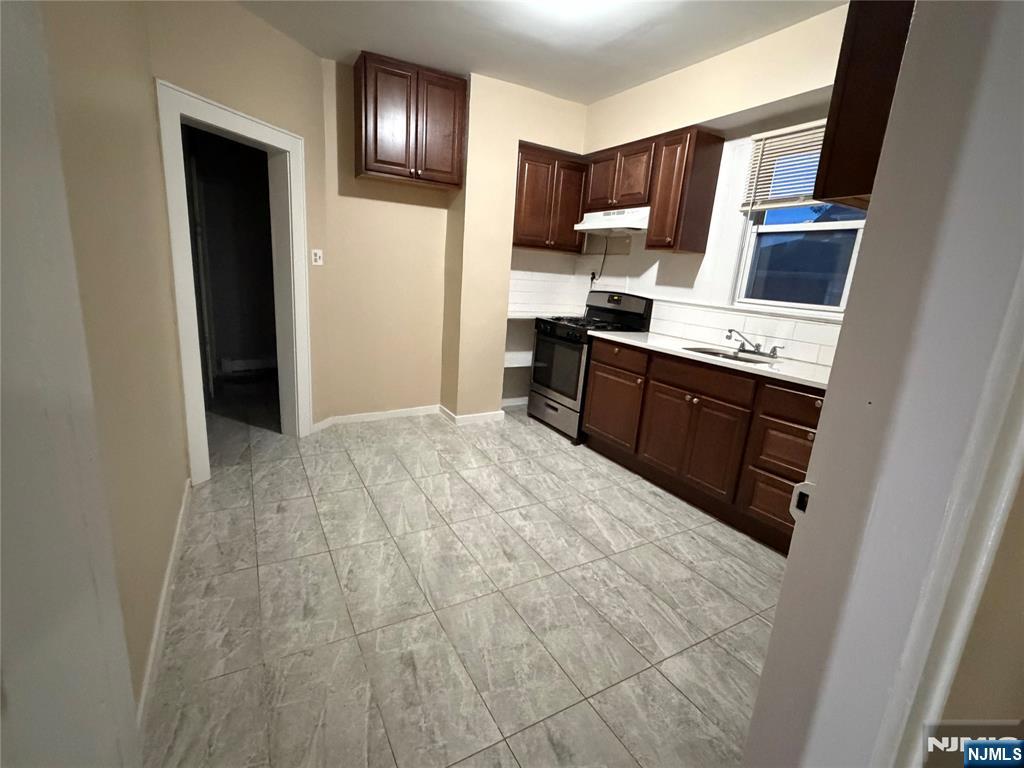 653 Ridge Road, Unit 2 Lyndhurst, NJ 07071 - Photo 5 of 10