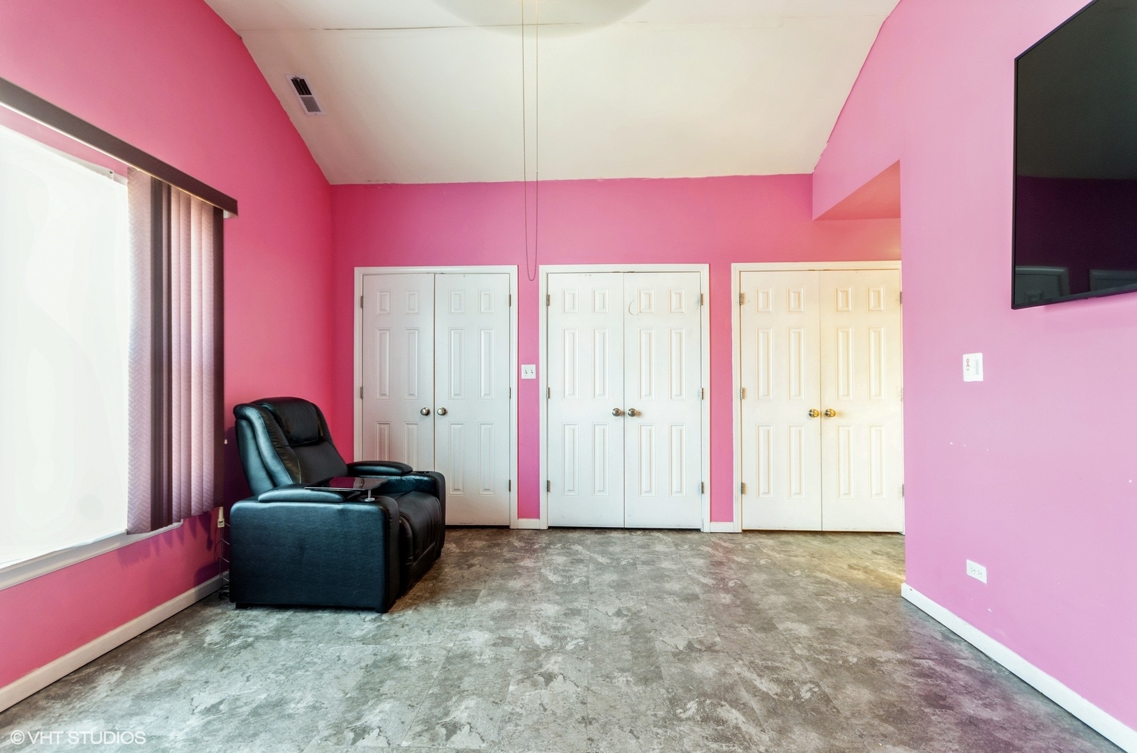 1334 West 98th Street Chicago, IL 60643 - Photo 7 of 15 a living room with furniture