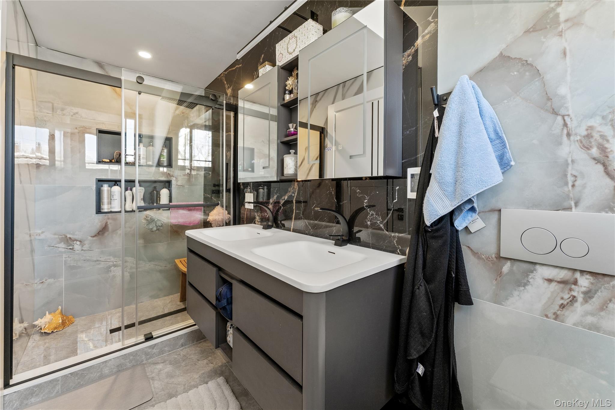 719 Wilmot Road Scarsdale, NY 10583 - Photo 13 of 30 Master Bathroom