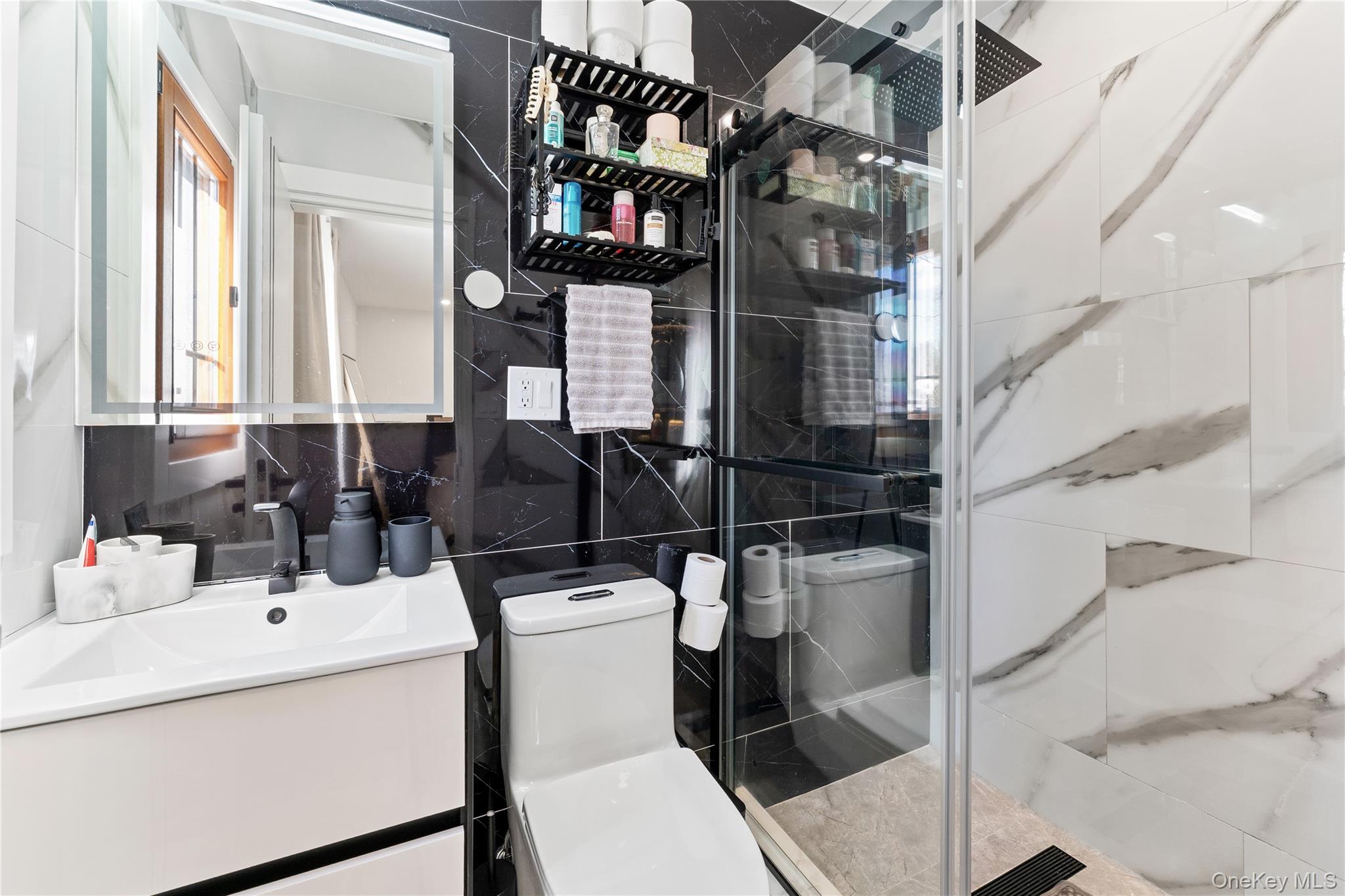 719 Wilmot Road Scarsdale, NY 10583 - Photo 16 of 30 2nd Bathroom