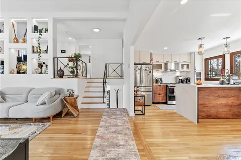 $1,499,999 | 719 Wilmot Road, Scarsdale, NY 10583