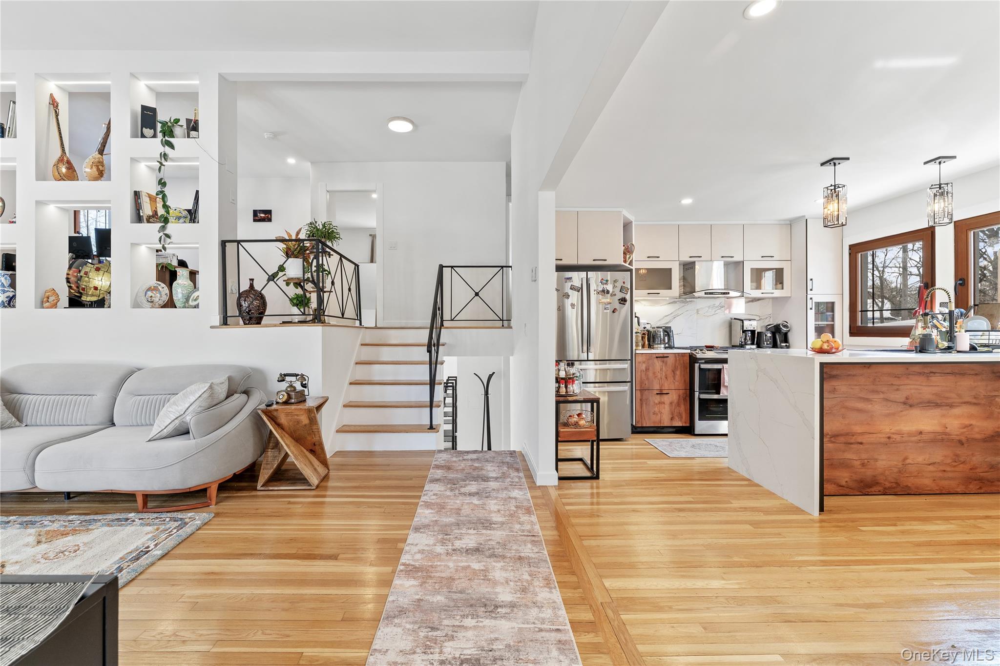 719 Wilmot Road Scarsdale, NY 10583 - Photo 4 of 30 Main Entrance