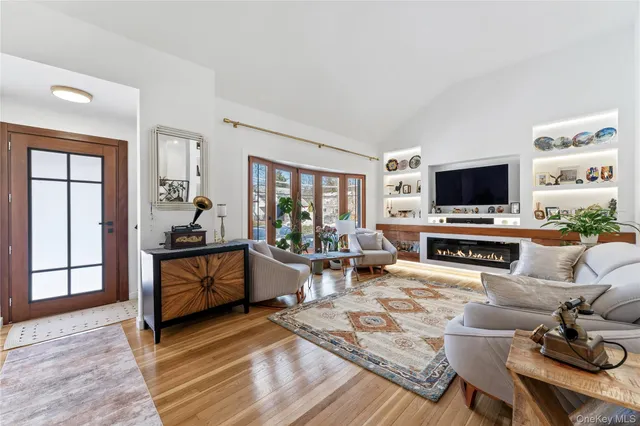 $1,499,999 | 719 Wilmot Road, Scarsdale, NY 10583