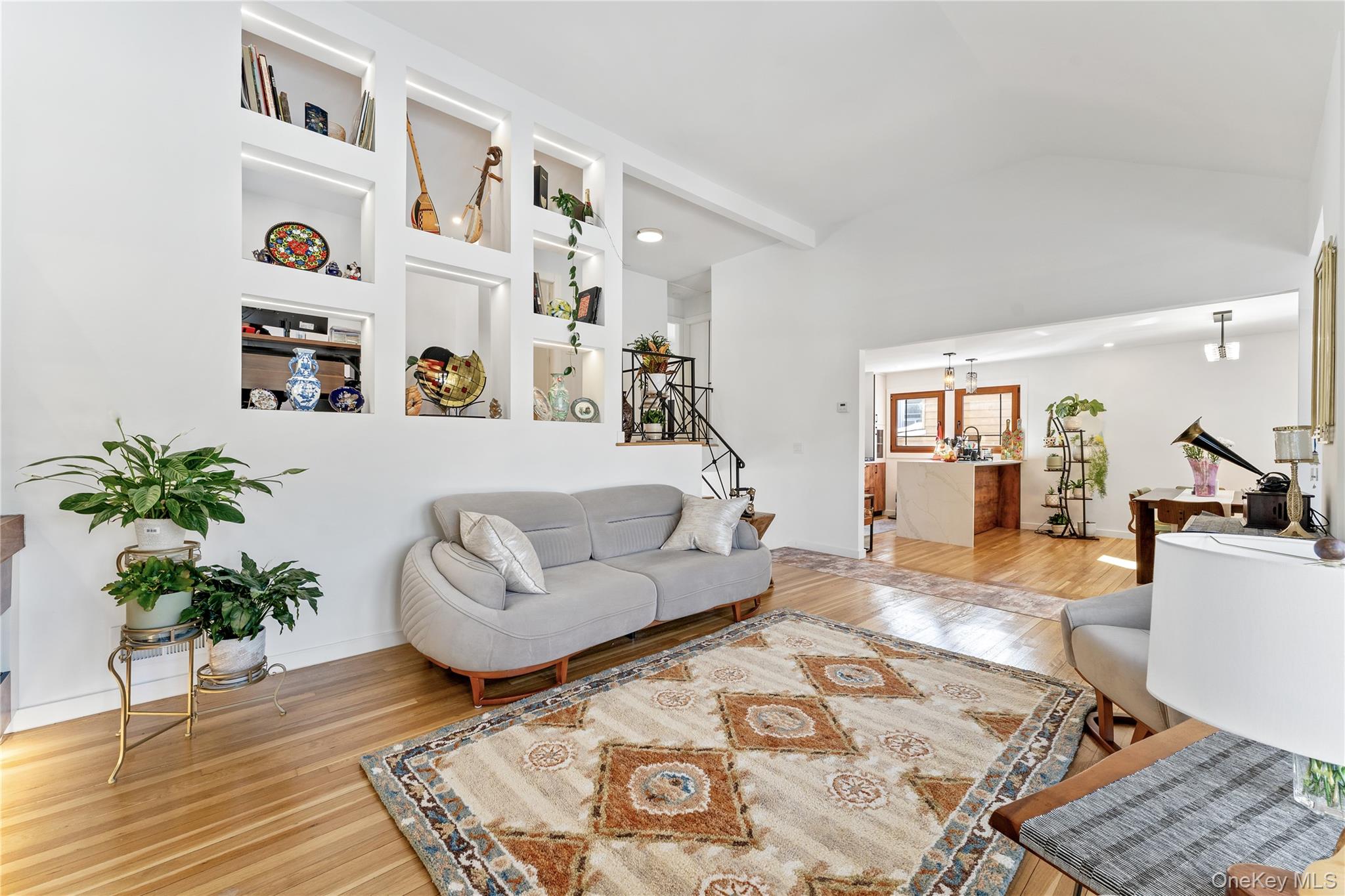719 Wilmot Road Scarsdale, NY 10583 - Photo 7 of 30 Living Room
