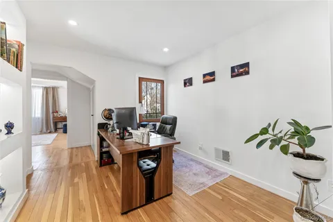 $1,499,999 | 719 Wilmot Road, Scarsdale, NY 10583