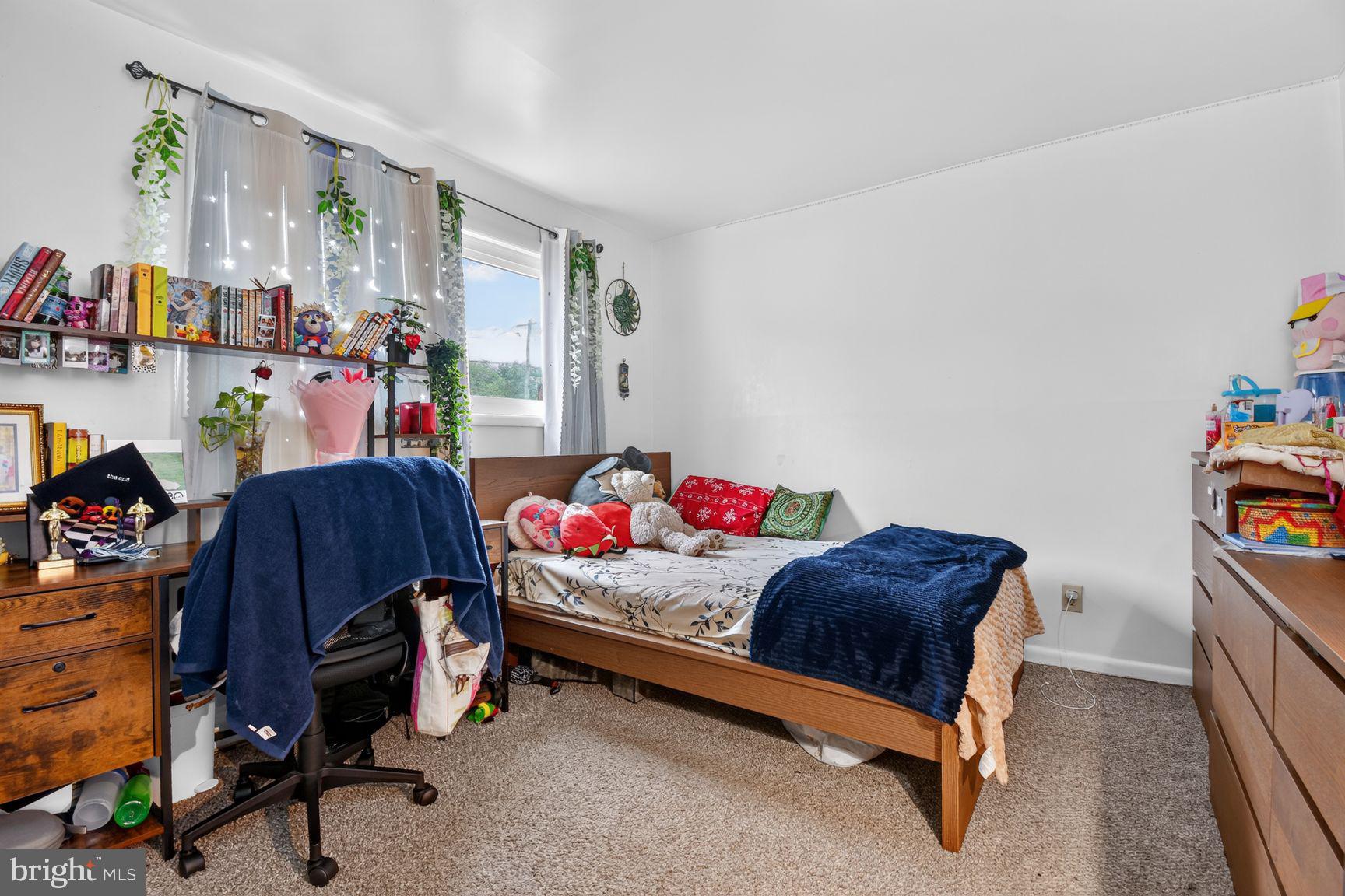 1207 Oakview Drive Silver Spring, MD 20903 - Photo 11 of 25 Cozy retreat with natural light.