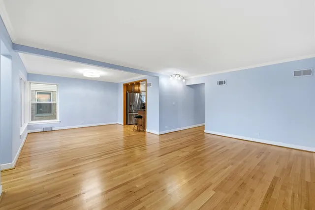 $3,600 | 4656 North Narragansett Avenue, Harwood Heights, IL 60706