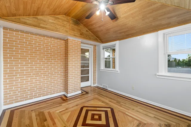 $3,600 | 4656 North Narragansett Avenue, Harwood Heights, IL 60706