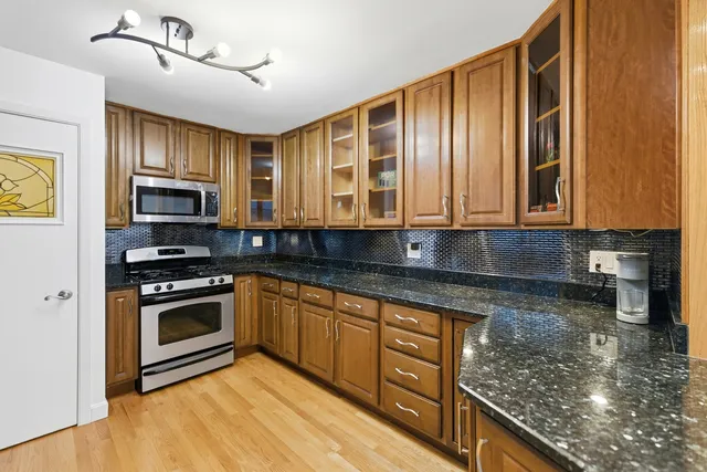 $3,600 | 4656 North Narragansett Avenue, Harwood Heights, IL 60706