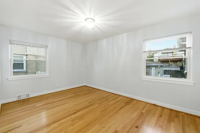 $3,600 | 4656 North Narragansett Avenue, Harwood Heights, IL 60706