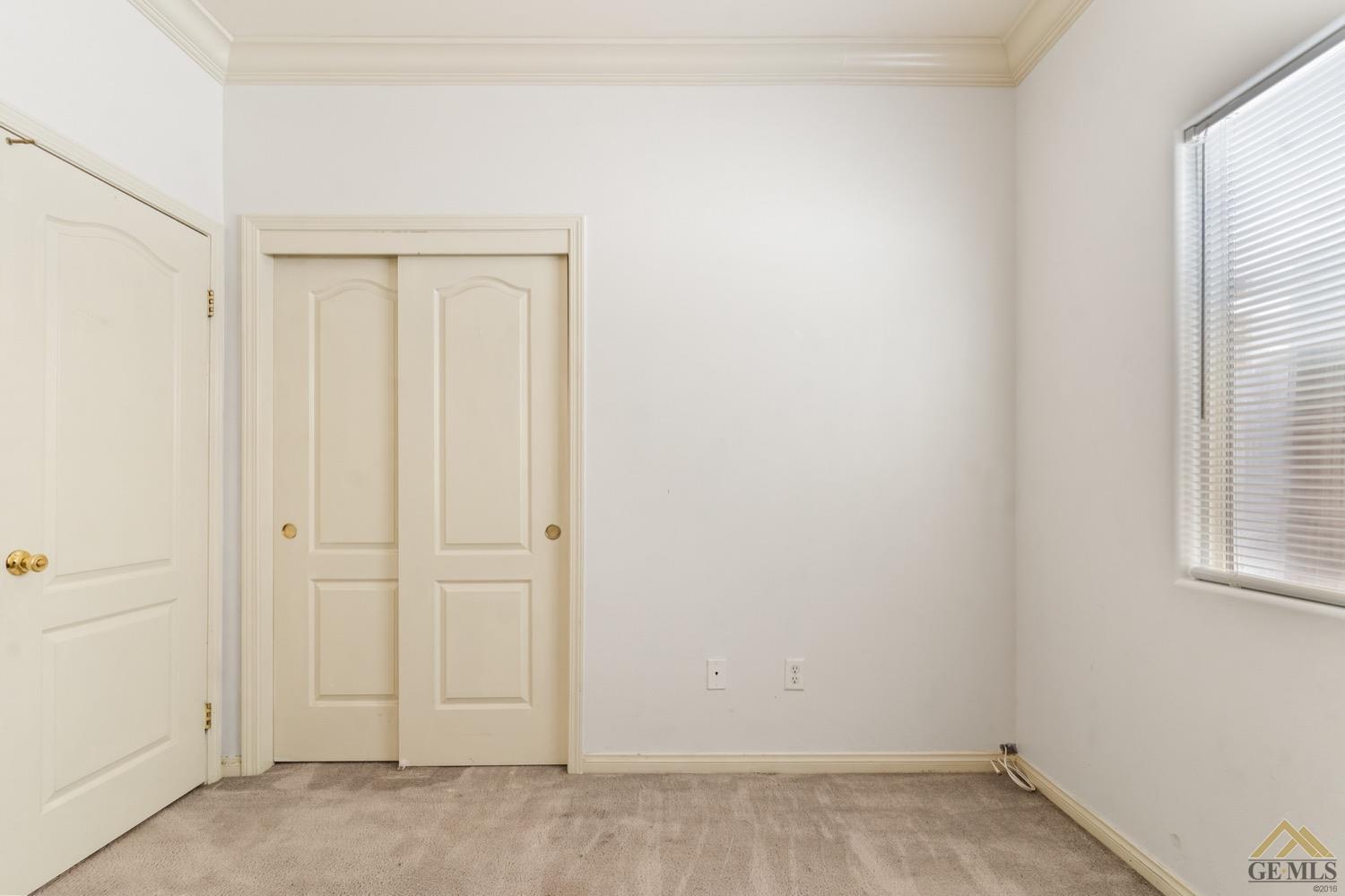 Undisclosed Address Bakersfield, CA 93306 - Photo 21 of 28 an empty room with windows