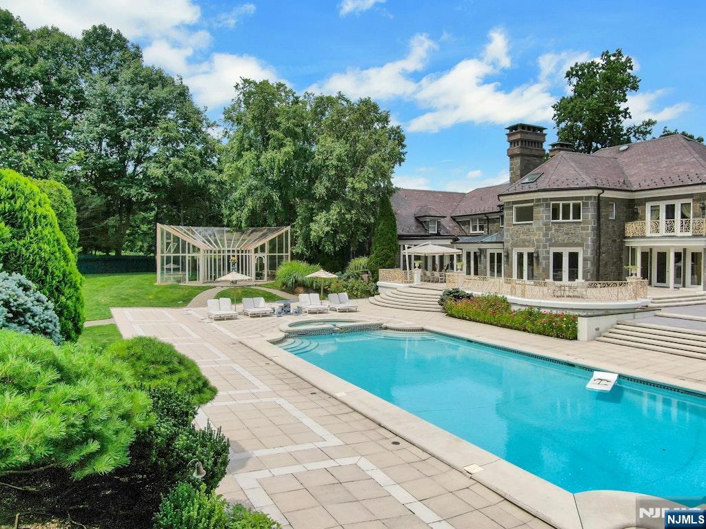 64 Rio Vista Drive Alpine, NJ 07620 - Photo 27 of 33 Gallery Image 27