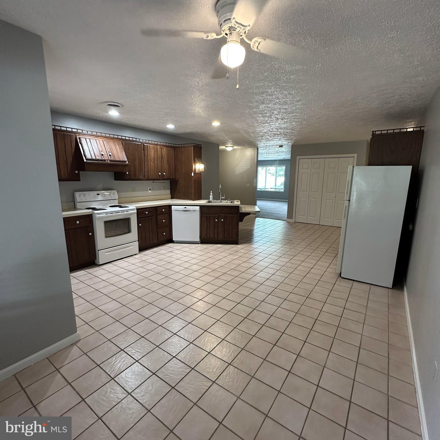 323 Stonegate Court Chambersburg, PA 17201 - Photo 9 of 23 Gallery Image 9