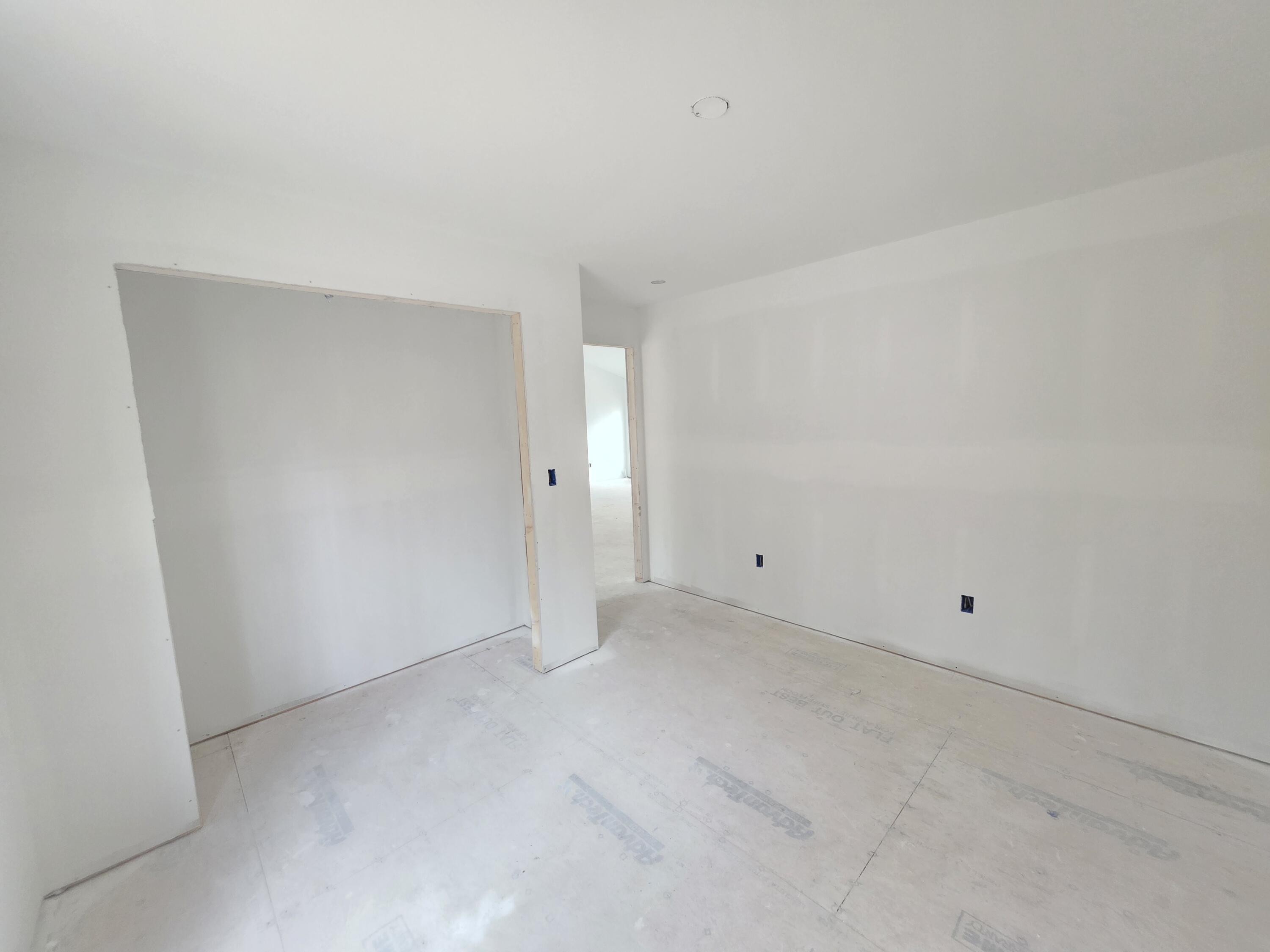 35 Pinewoods Road Lewiston, ME 04240 - Photo 12 of 28 20260418_083146