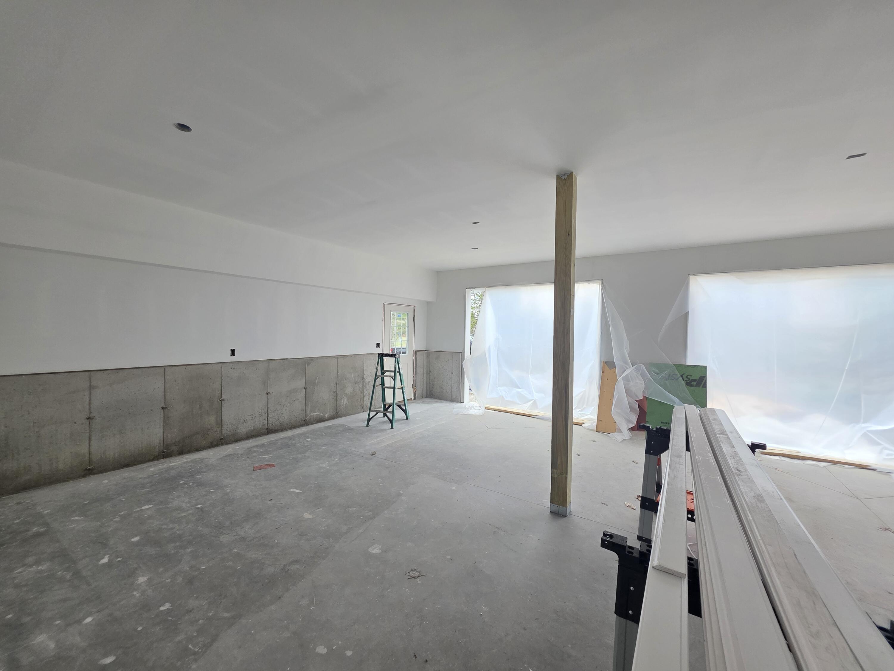 35 Pinewoods Road Lewiston, ME 04240 - Photo 13 of 28 20260418_082808