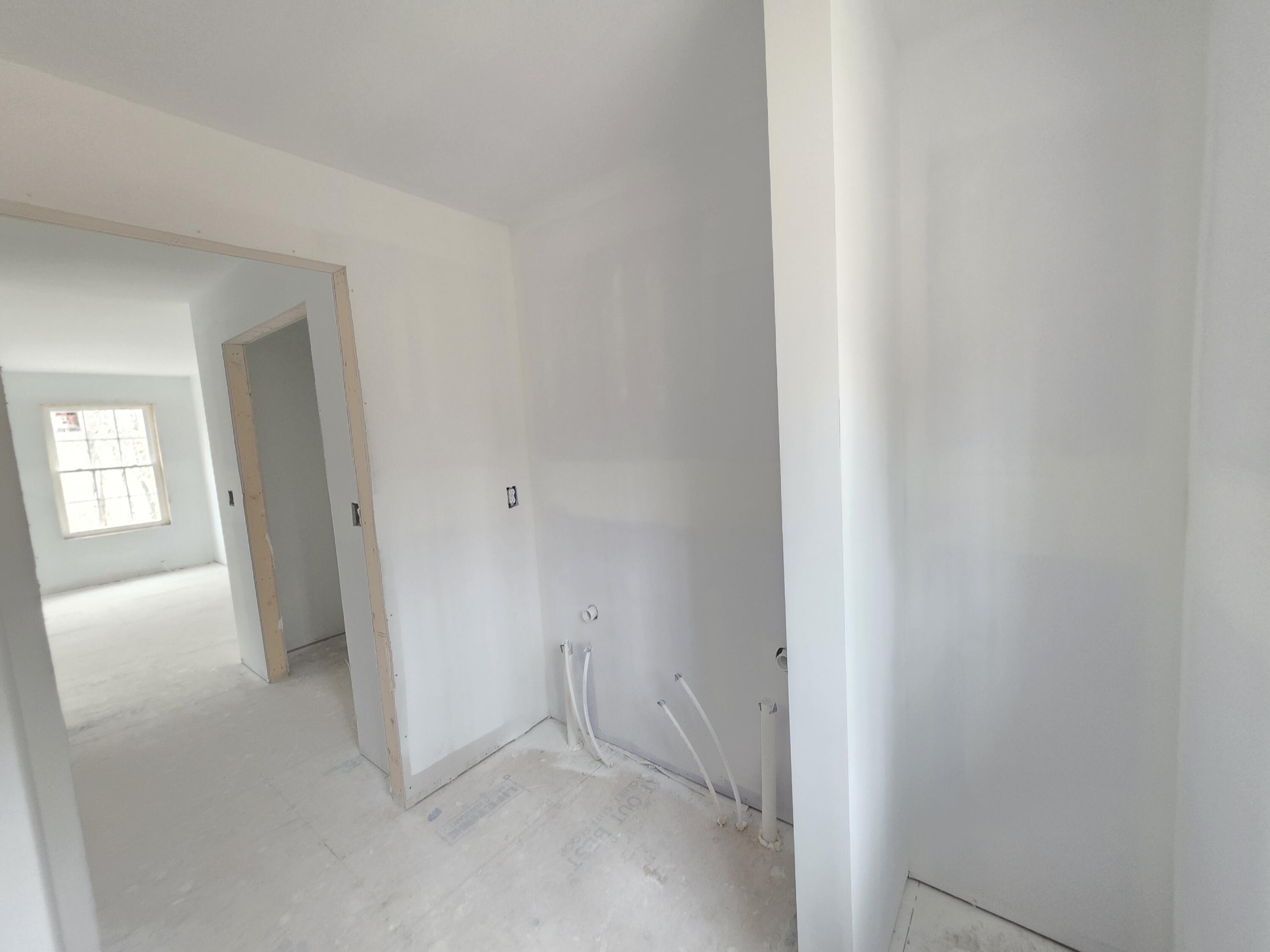 35 Pinewoods Road Lewiston, ME 04240 - Photo 14 of 28 20260418_082845