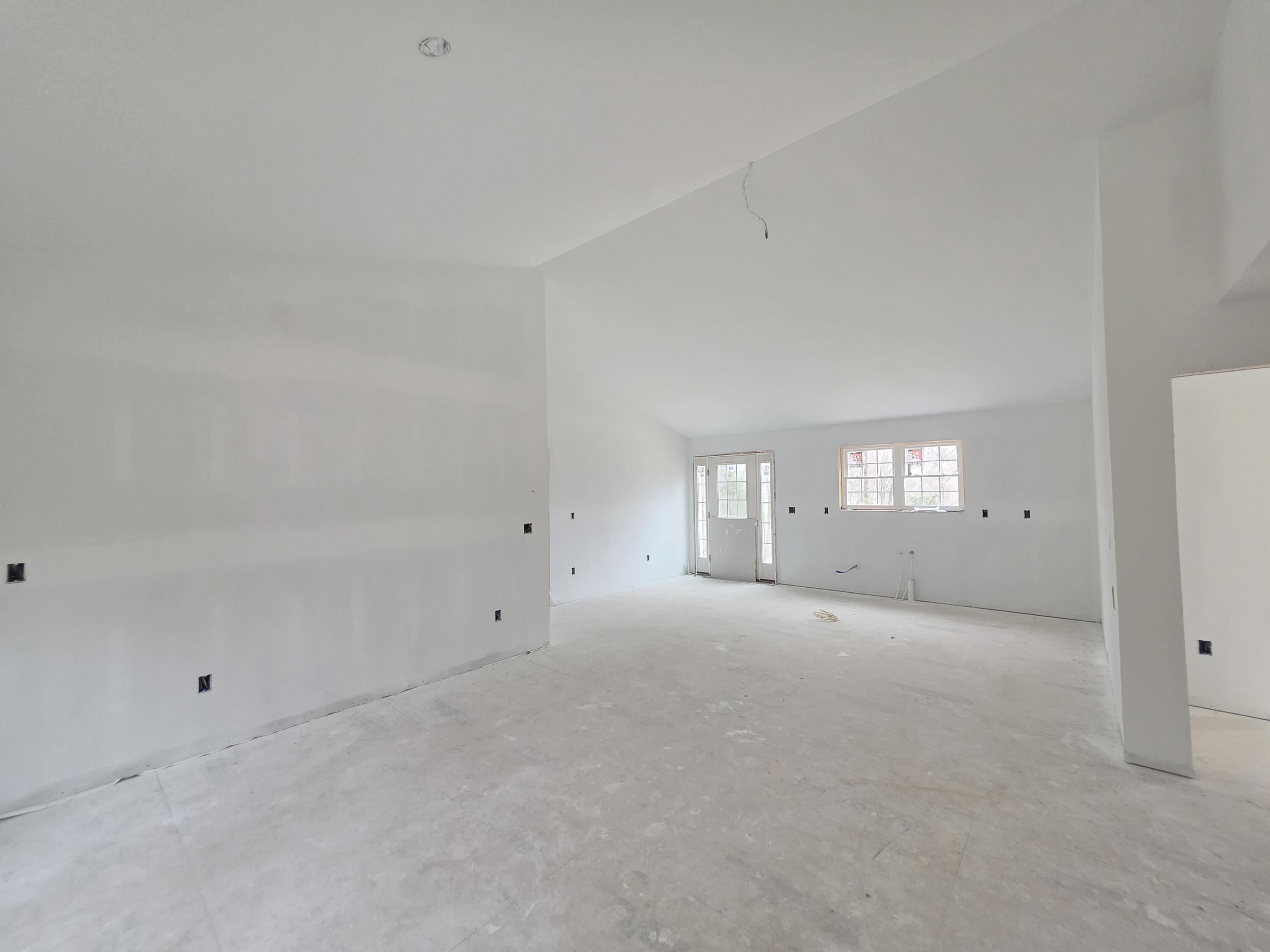 35 Pinewoods Road Lewiston, ME 04240 - Photo 6 of 28 20260418_083157