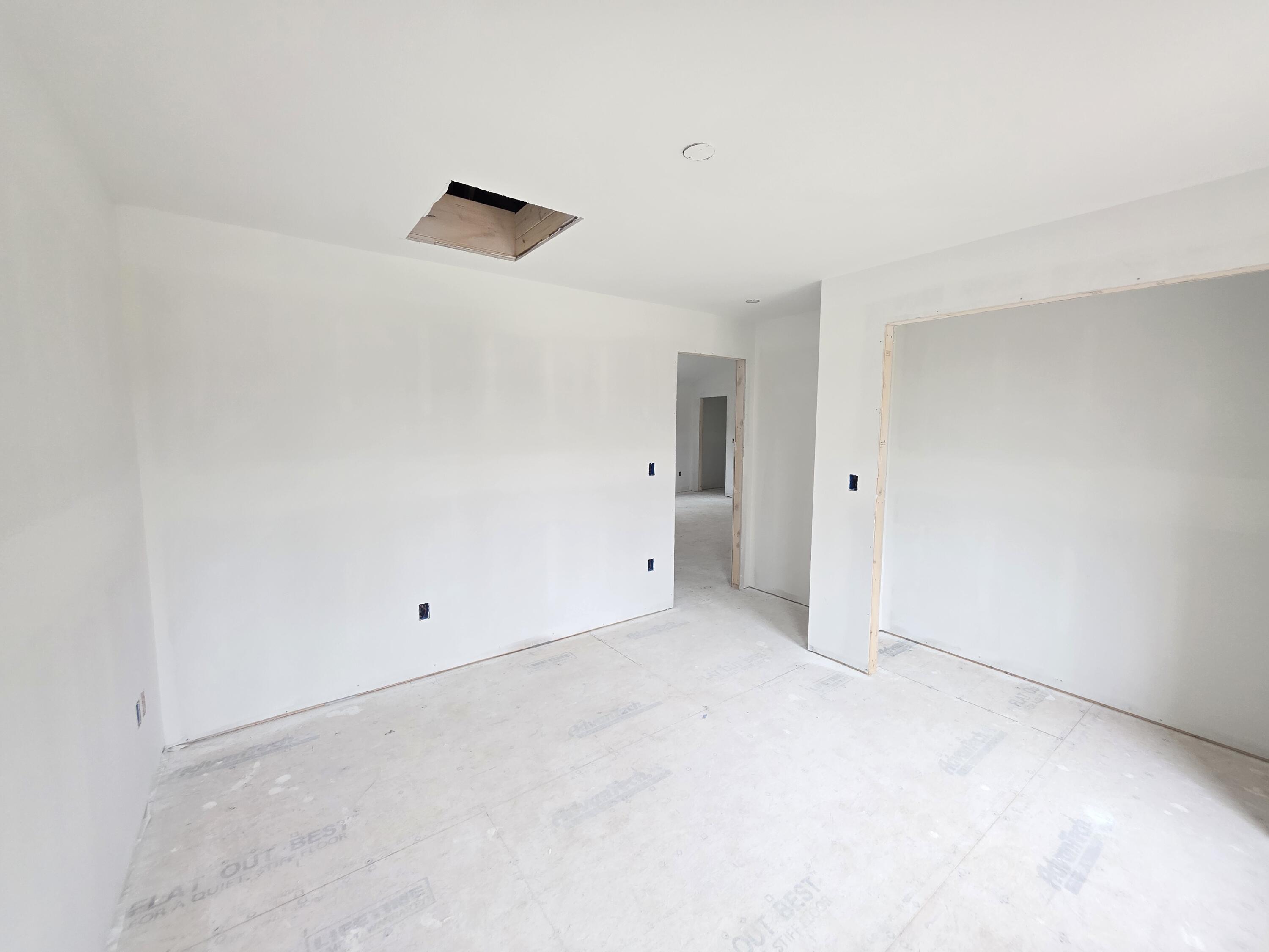 35 Pinewoods Road Lewiston, ME 04240 - Photo 9 of 28 20260418_083129